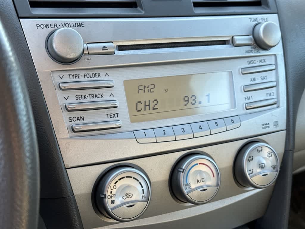 Thumbnail: 2011 Toyota Camry - 19