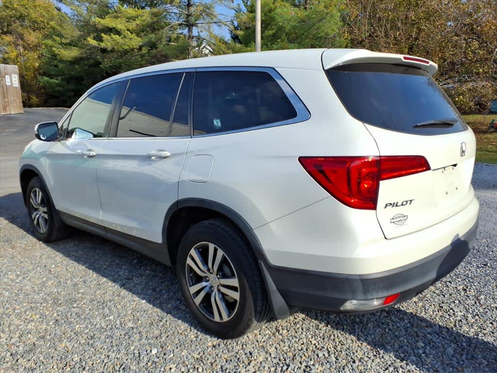 Thumbnail: 2017 Honda Pilot - 8