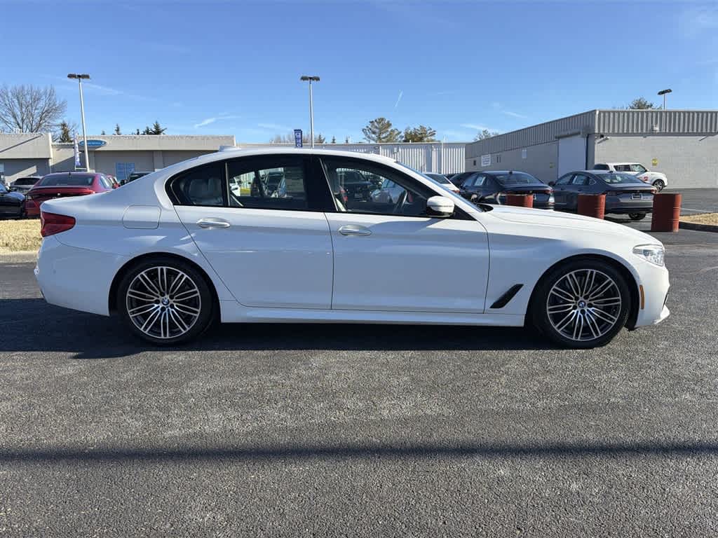 Thumbnail: 2017 BMW 5 Series - 2