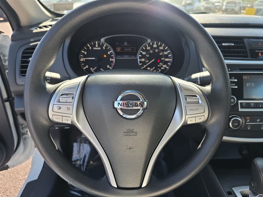 Thumbnail: 2016 Nissan Altima - 33