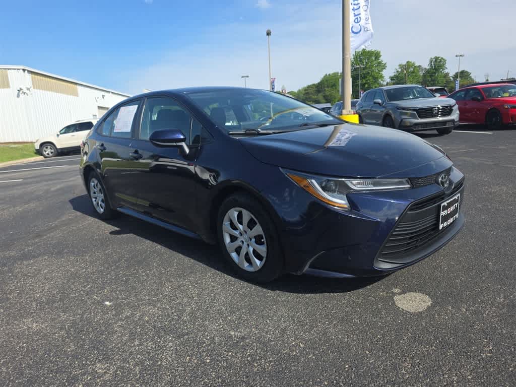 Thumbnail: 2023 Toyota Corolla - 3