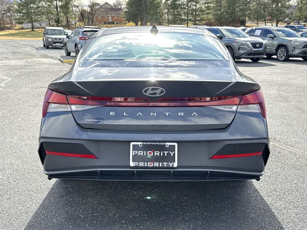 Thumbnail: 2024 Hyundai Elantra - 9