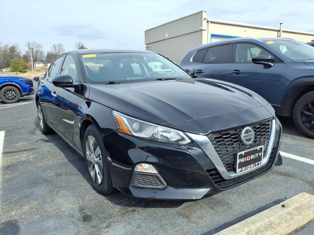 Thumbnail: 2020 Nissan Altima - 12