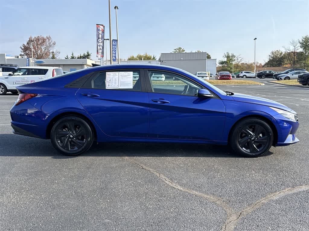 Thumbnail: 2023 Hyundai Elantra - 2