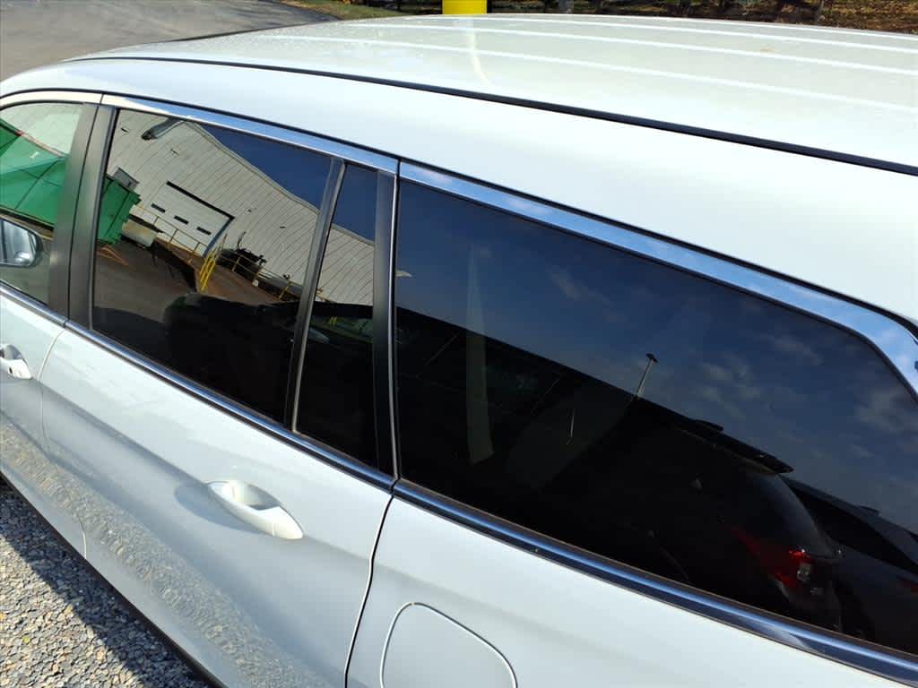 Thumbnail: 2017 Honda Pilot - 9