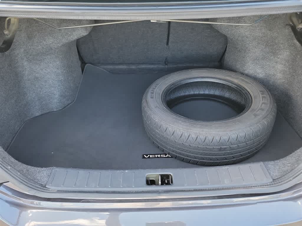 Thumbnail: 2015 Nissan Versa - 24