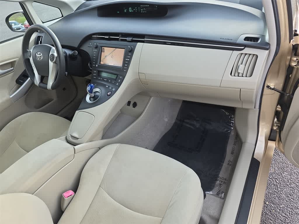 Thumbnail: 2011 Toyota Prius - 10