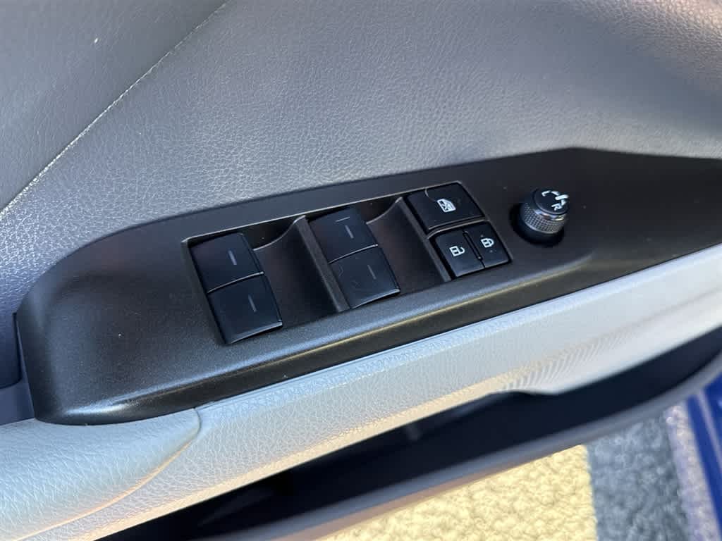 Thumbnail: 2023 Toyota Camry - 19