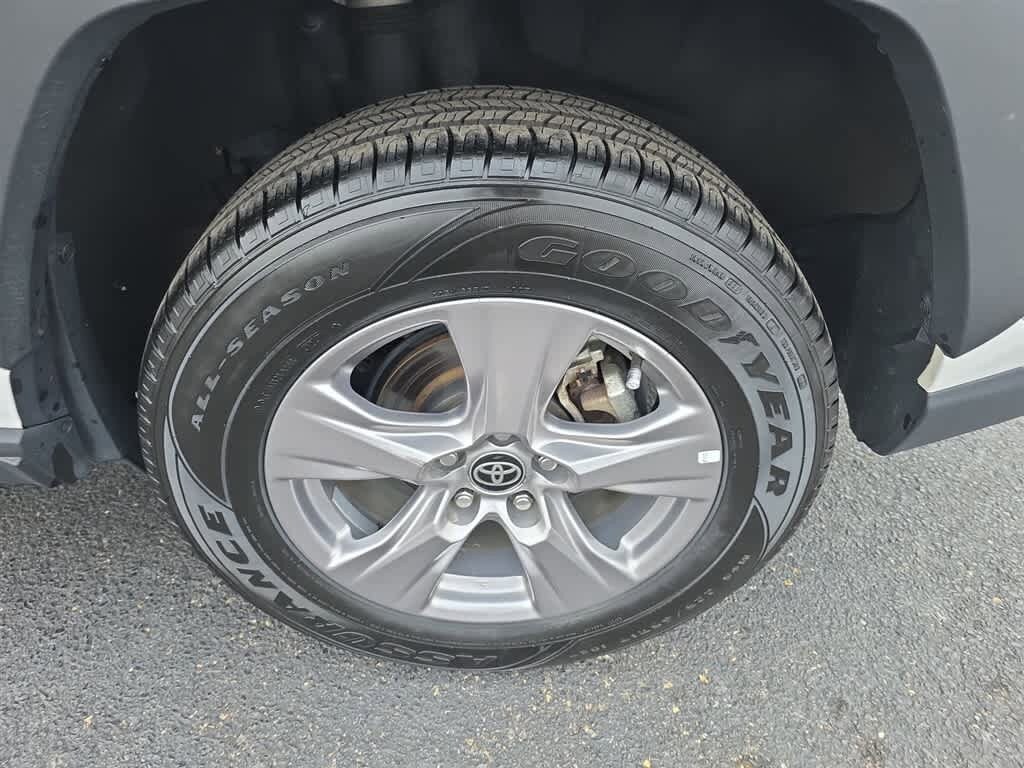 Thumbnail: 2024 Toyota RAV4 - 27