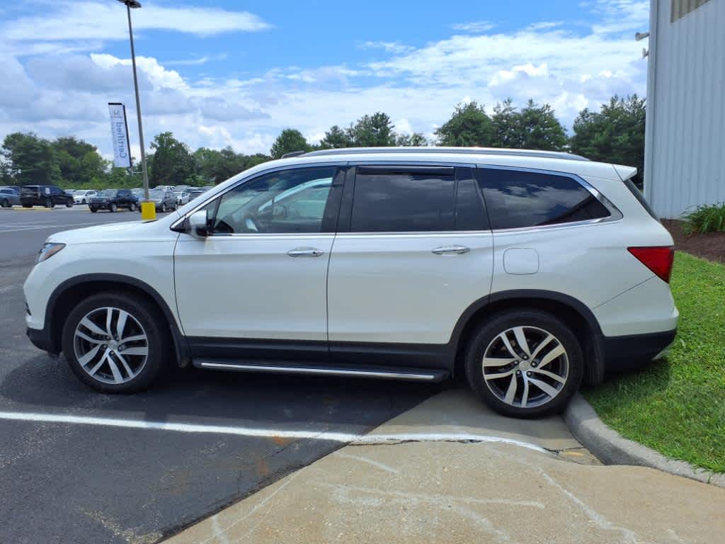 Thumbnail: 2017 Honda Pilot - 2