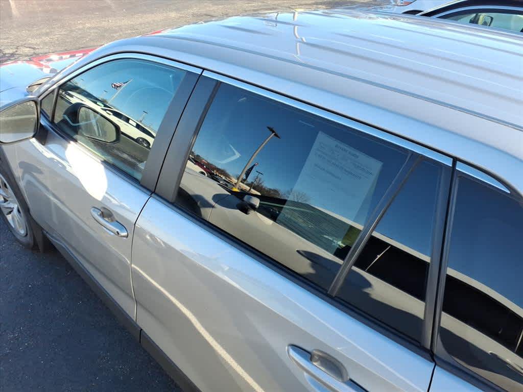 Thumbnail: 2023 Toyota RAV4 - 13