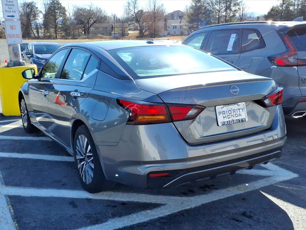 Thumbnail: 2023 Nissan Altima - 9