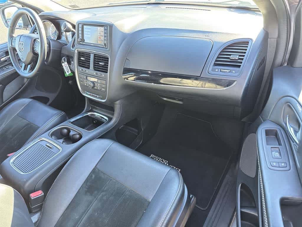 Thumbnail: 2017 Dodge Grand Caravan - 12