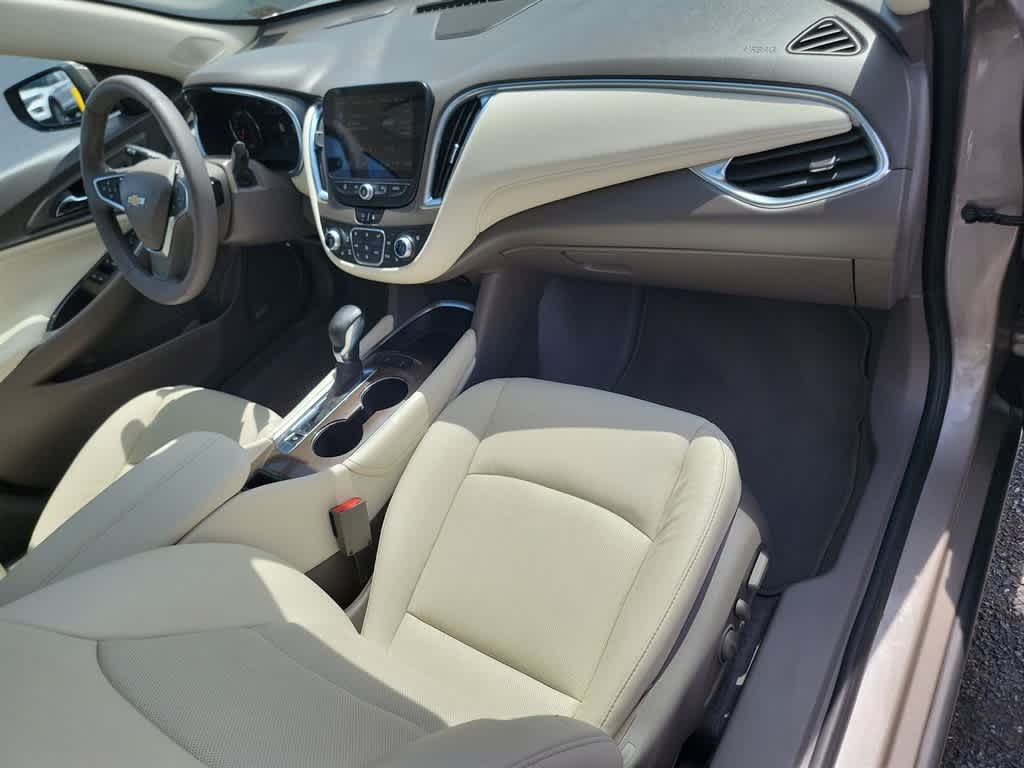 Thumbnail: 2024 Chevrolet Malibu - 12