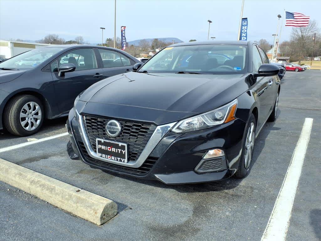 Thumbnail: 2020 Nissan Altima - 4