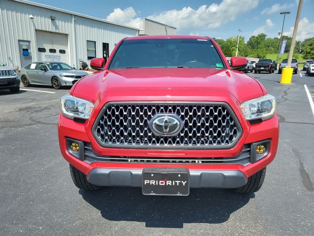 Thumbnail: 2019 Toyota Tacoma - 4