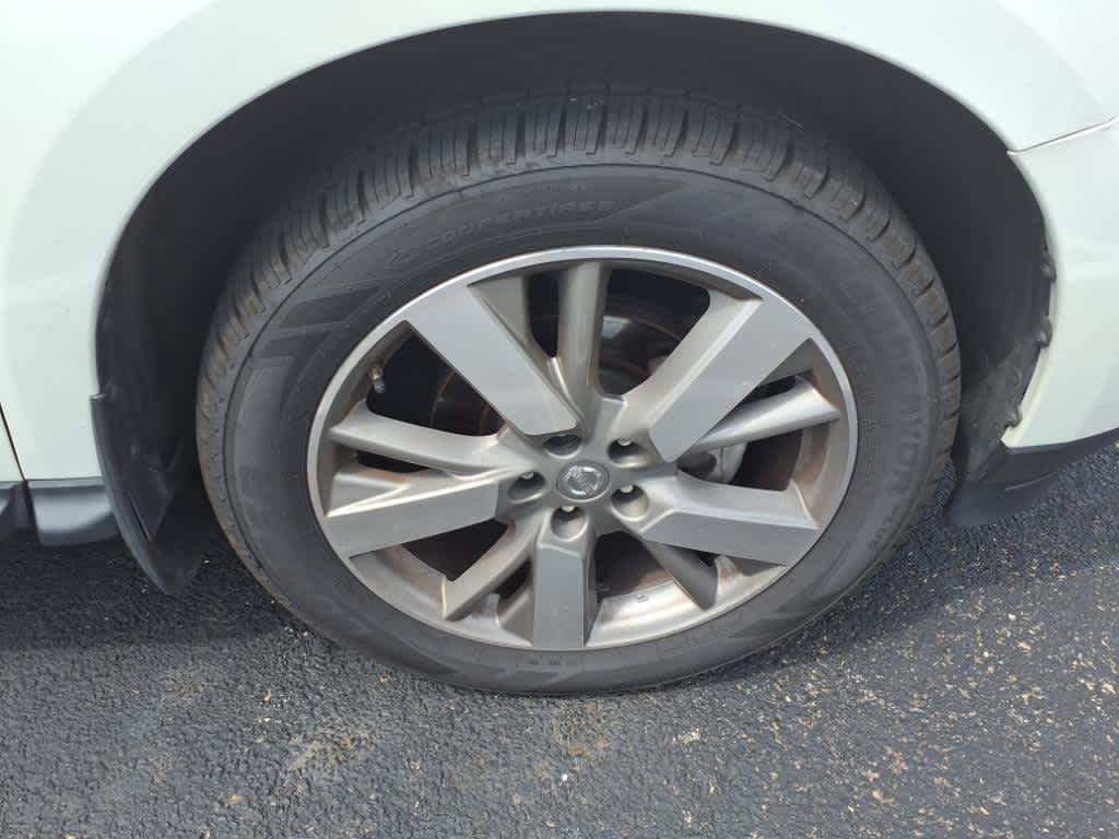 Thumbnail: 2015 Nissan Pathfinder - 9