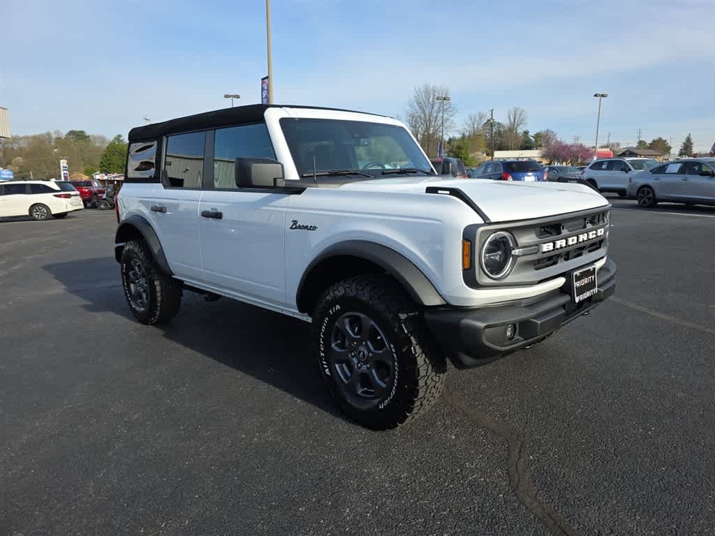 Thumbnail: 2023 Ford Bronco - 3