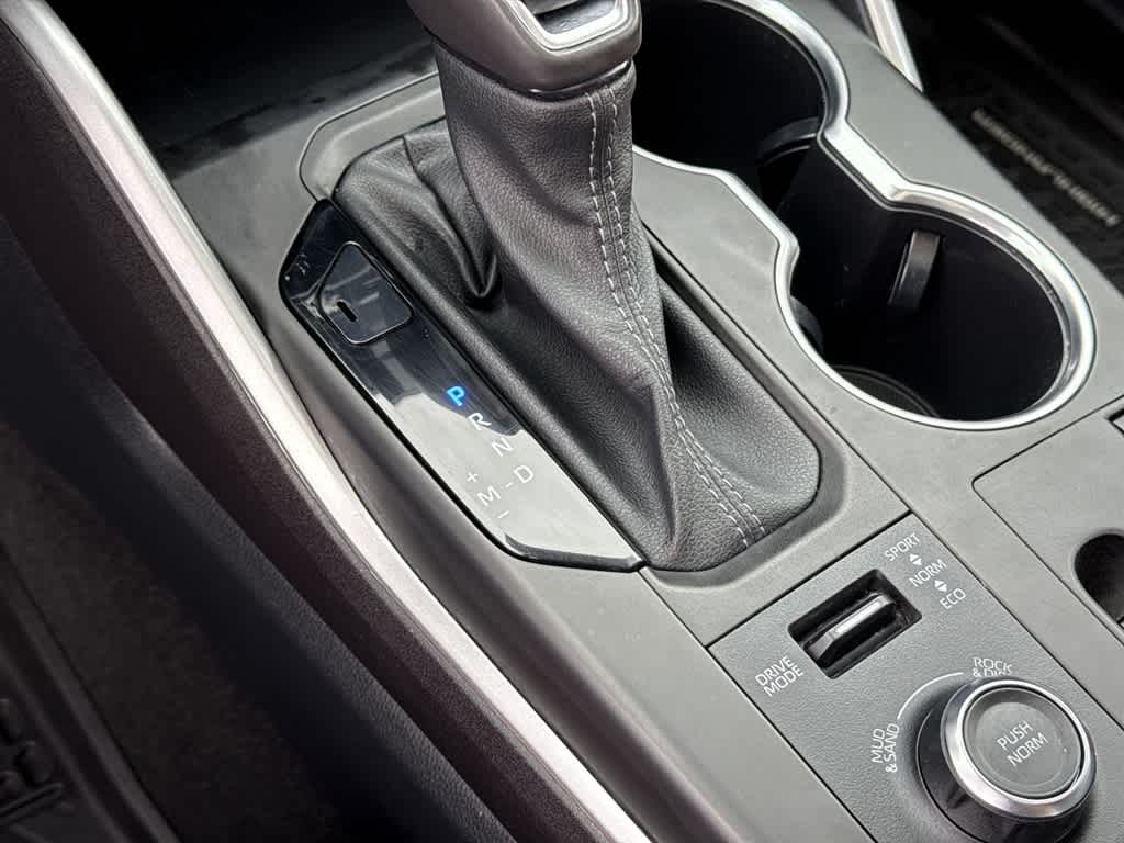 Thumbnail: 2023 Toyota Highlander - 23