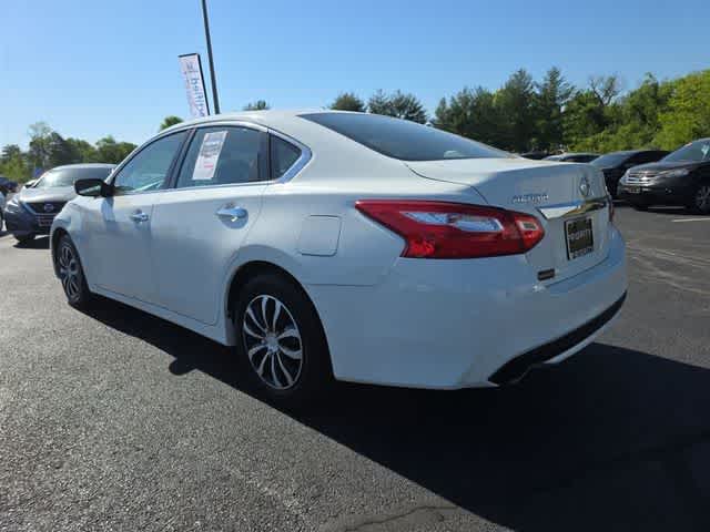 Thumbnail: 2016 Nissan Altima - 13