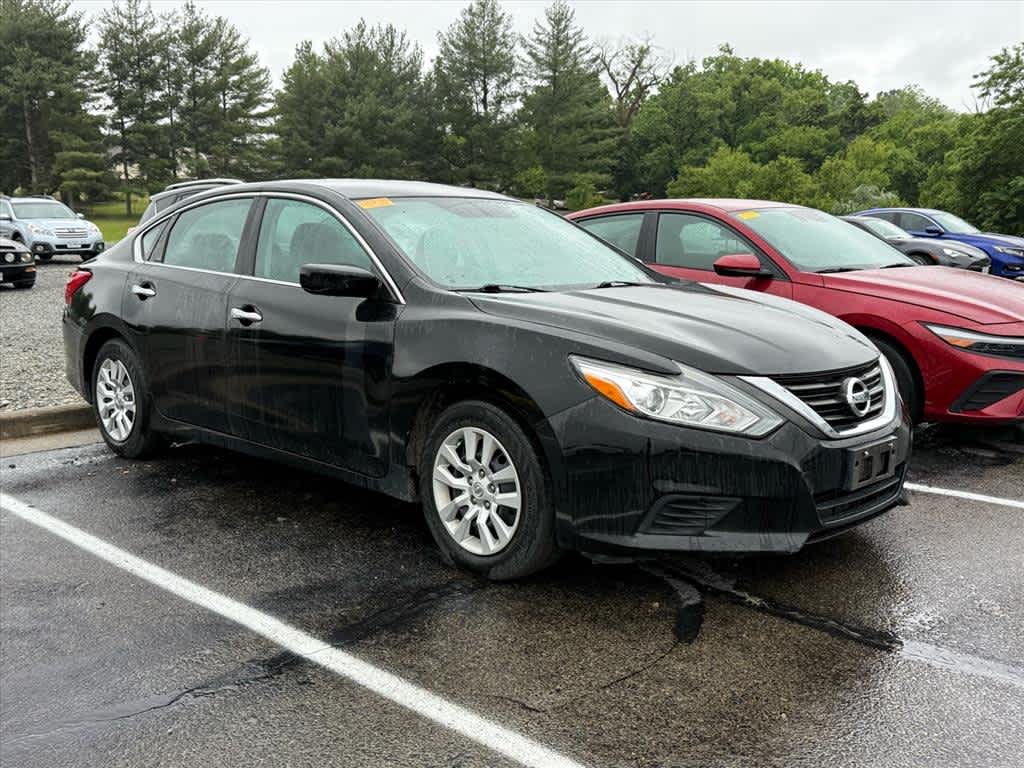 Thumbnail: 2016 Nissan Altima - 8