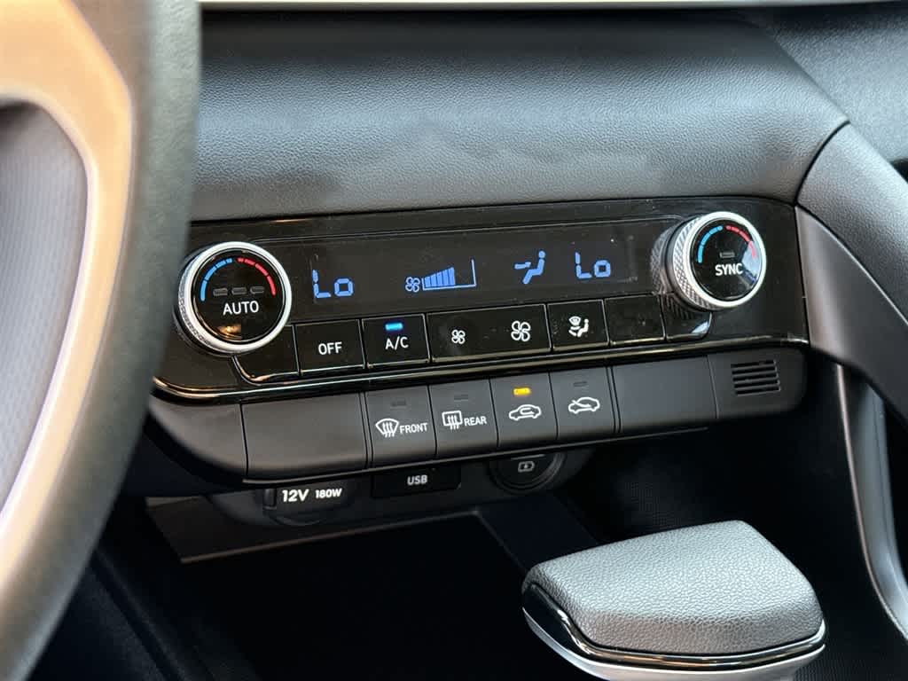 Thumbnail: 2023 Hyundai Elantra - 22