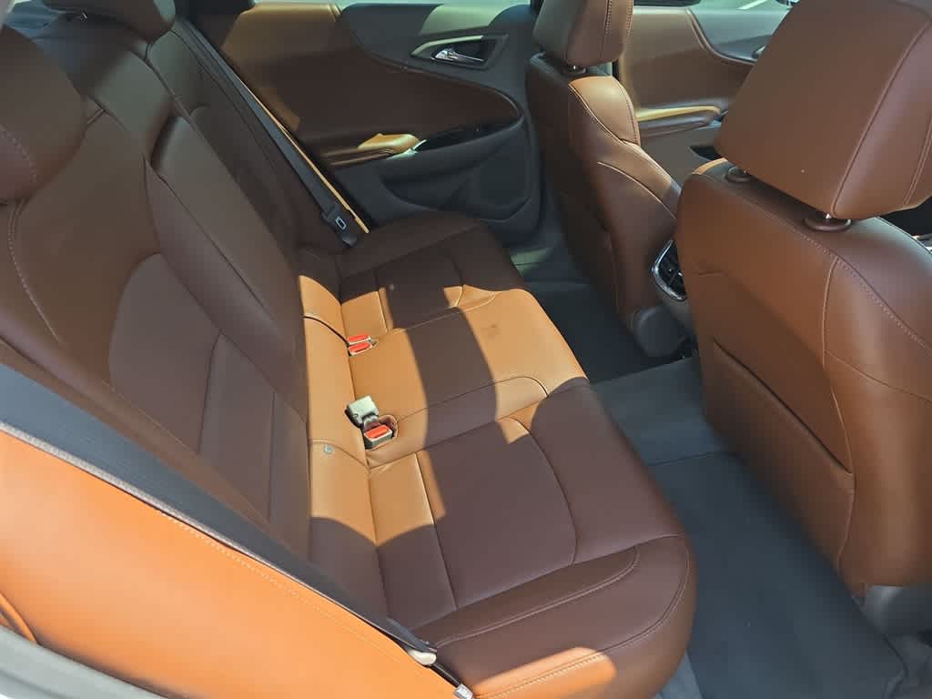 Thumbnail: 2017 Chevrolet Malibu - 11