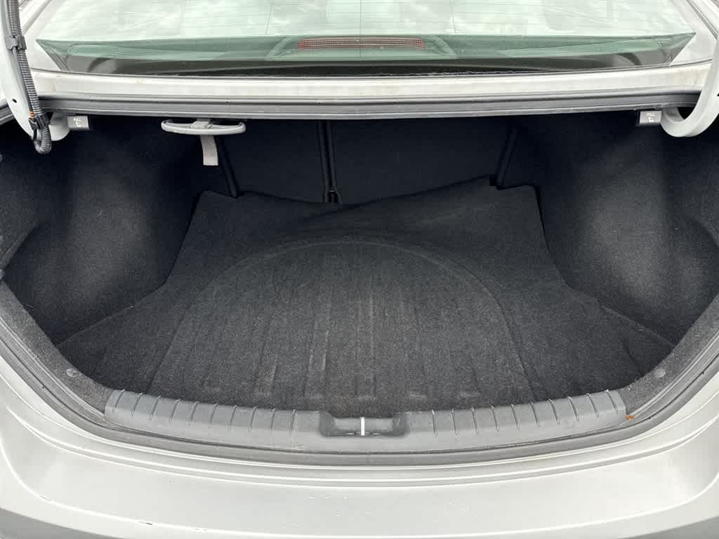 Thumbnail: 2017 Hyundai Elantra - 24