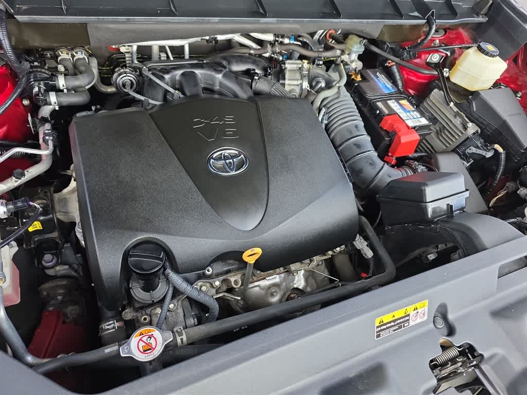 Thumbnail: 2021 Toyota Highlander - 29