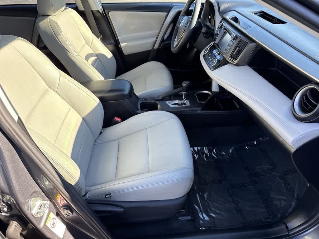 Thumbnail: 2018 Toyota RAV4 - 10