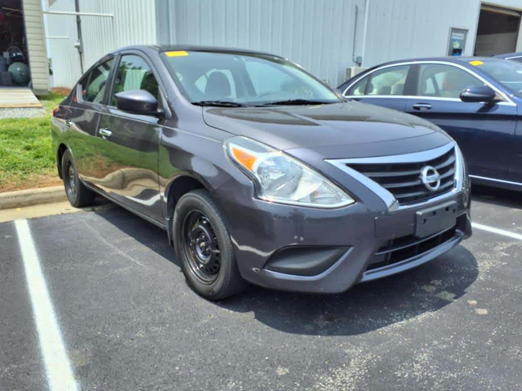 2015 Nissan Versa 1.6 SV 10