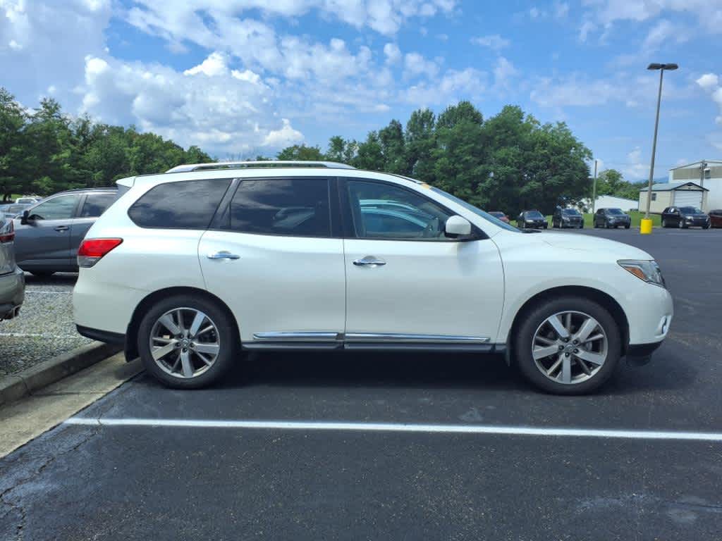 Thumbnail: 2015 Nissan Pathfinder - 6