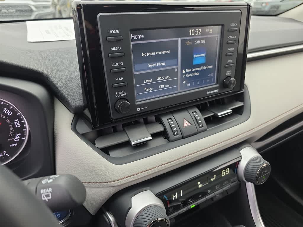 Thumbnail: 2021 Toyota RAV4 - 23