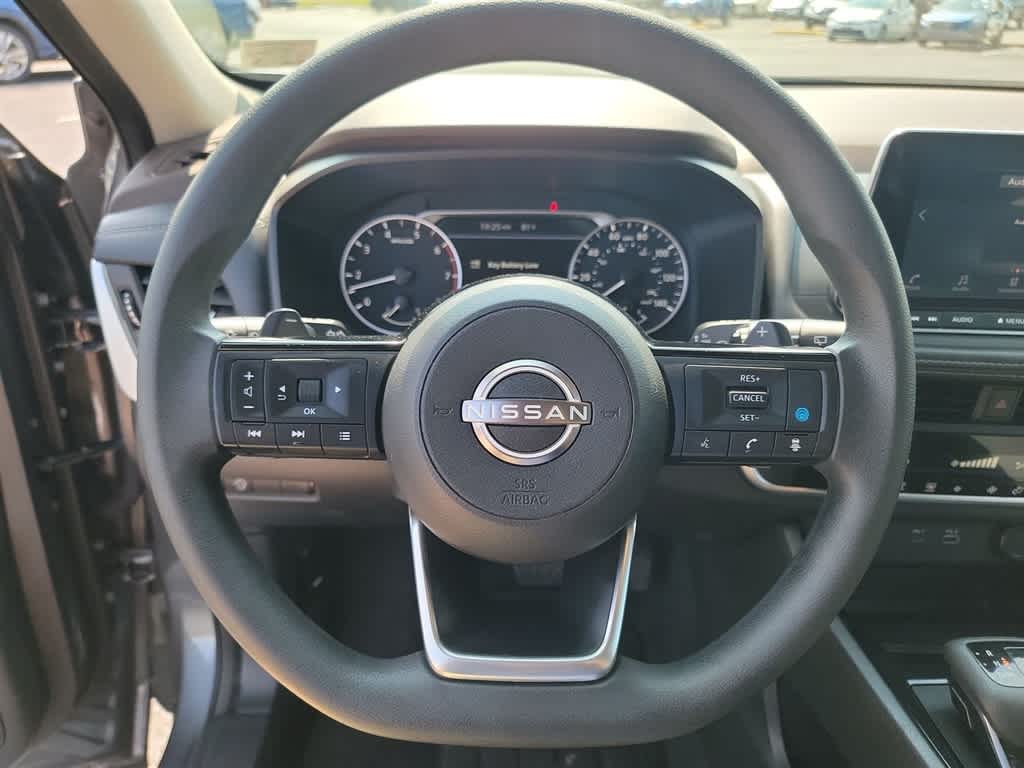 2023 Nissan Rogue SV 18