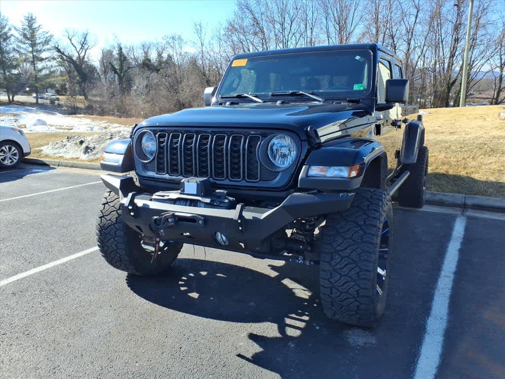 Thumbnail: 2024 Jeep Gladiator - 4