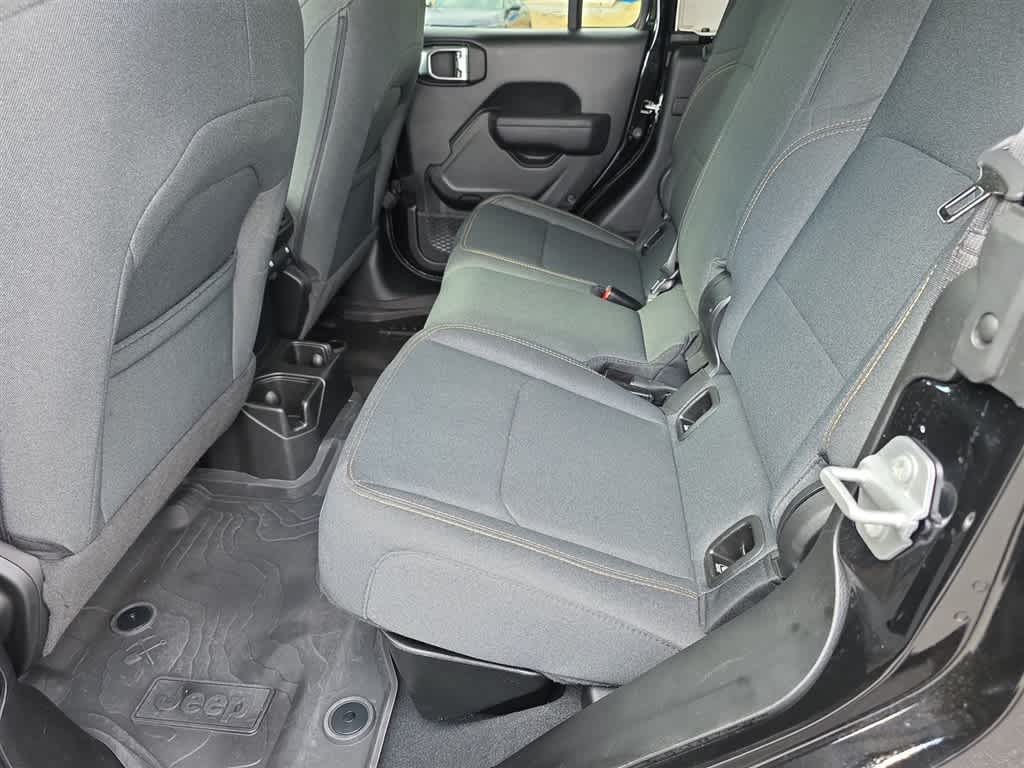 Thumbnail: 2024 Jeep Gladiator - 16