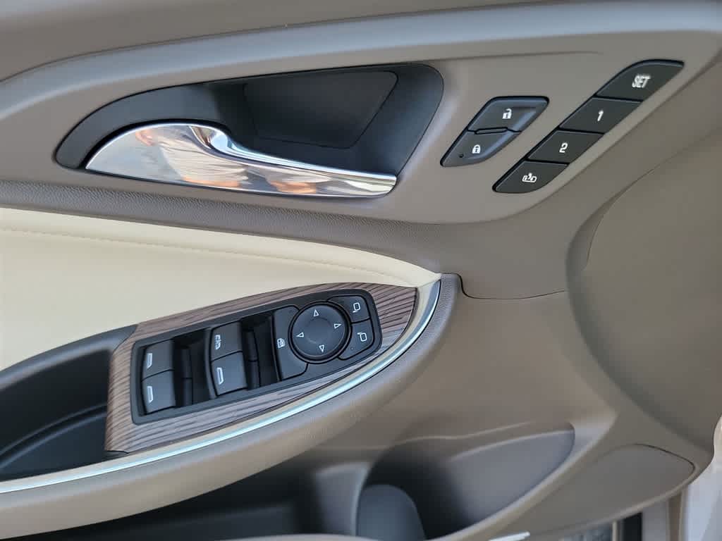 Thumbnail: 2024 Chevrolet Malibu - 18