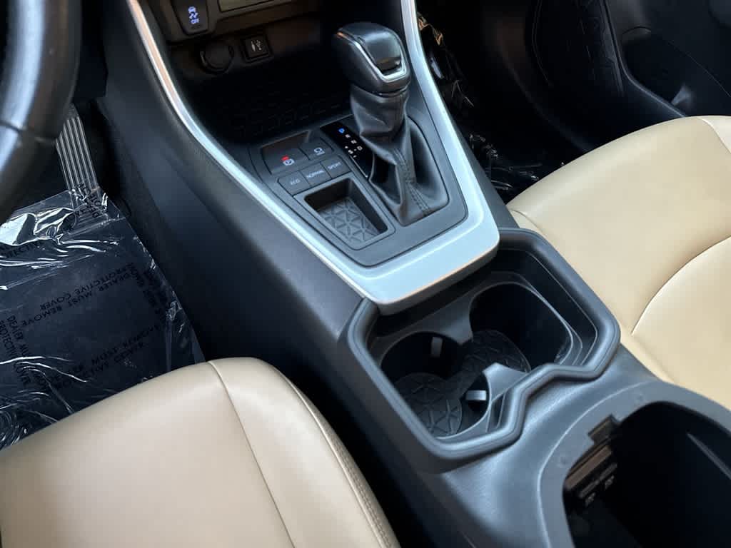 Thumbnail: 2019 Toyota RAV4 - 24