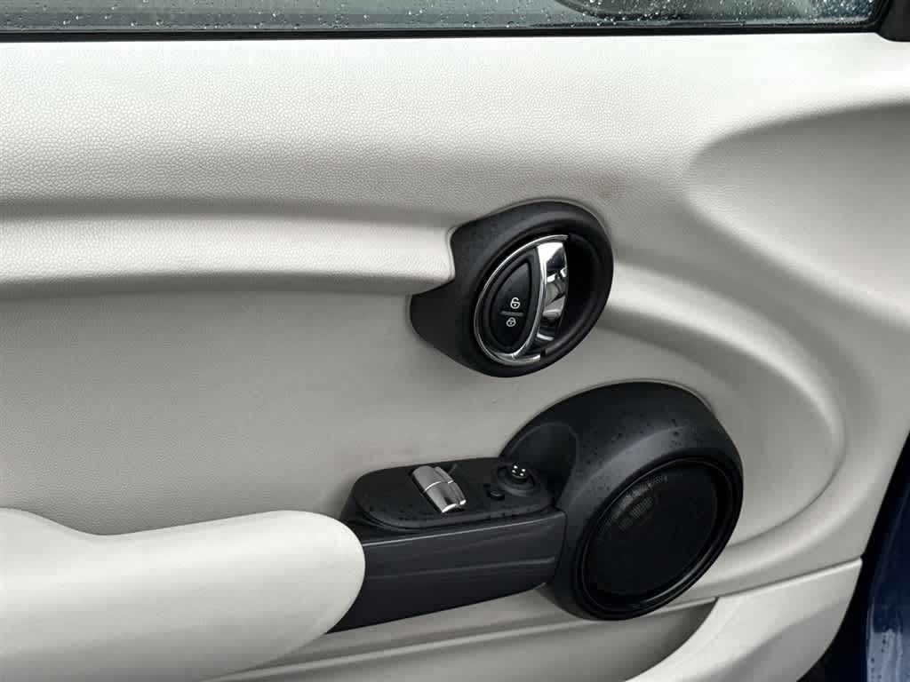 Thumbnail: 2014 MINI Cooper Hardtop - 17