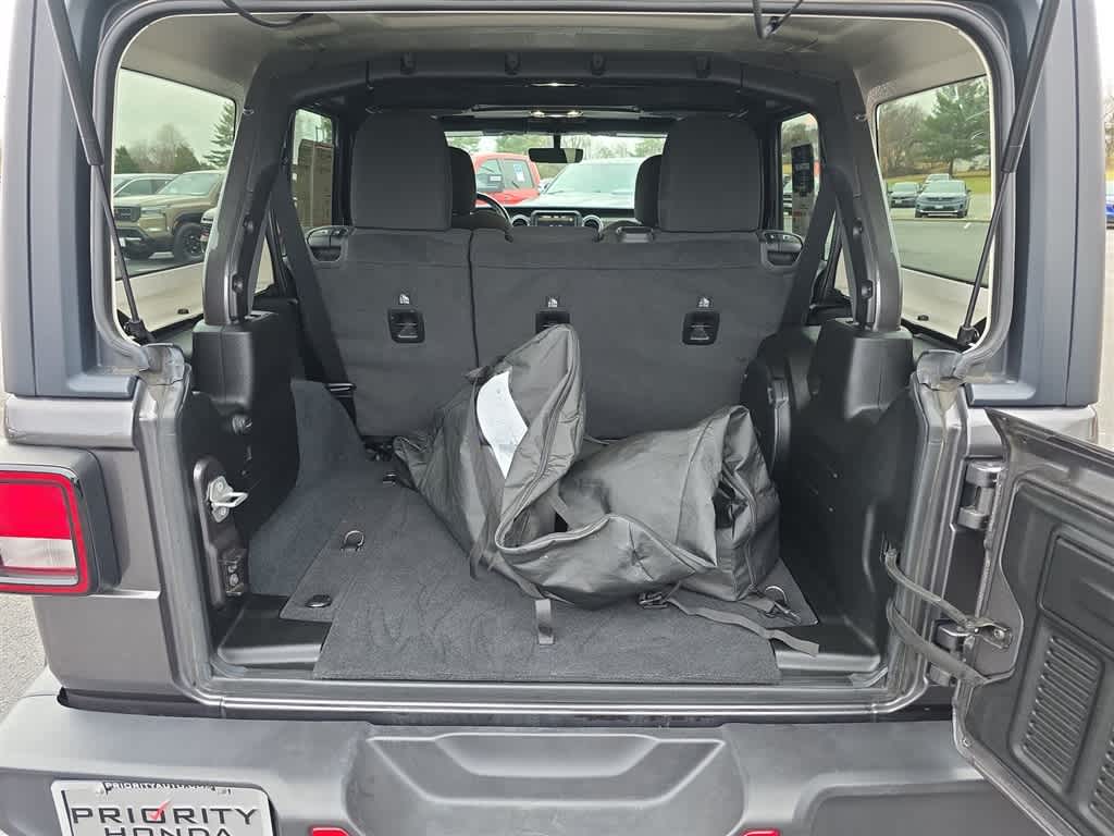 Thumbnail: 2022 Jeep Wrangler - 29