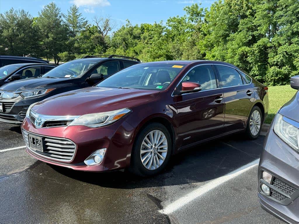2015 Toyota Avalon Limited Hybrid's photo