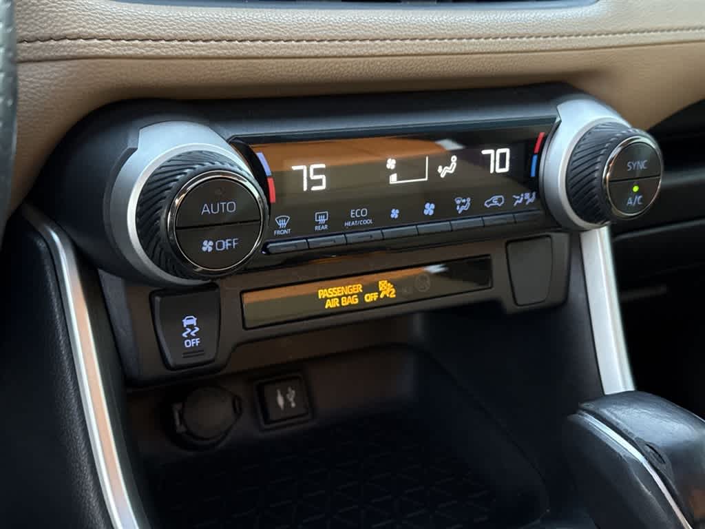 Thumbnail: 2019 Toyota RAV4 - 22