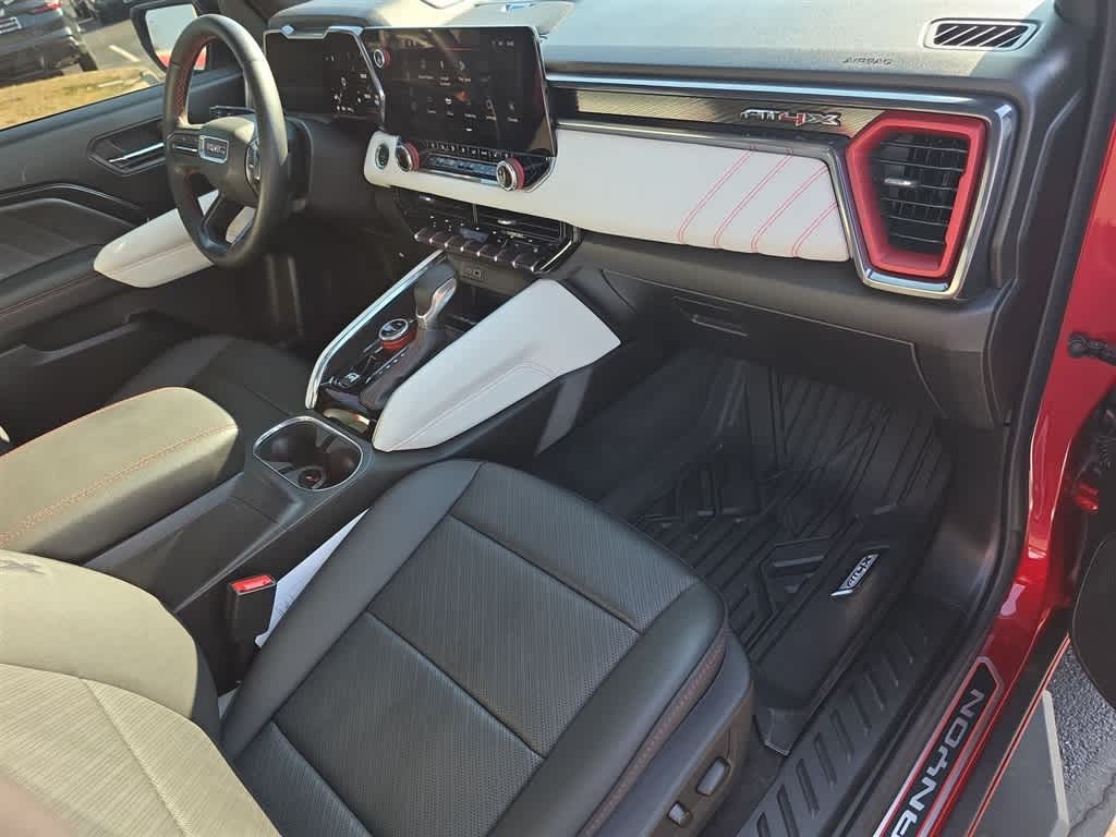 Thumbnail: 2024 GMC Canyon - 15