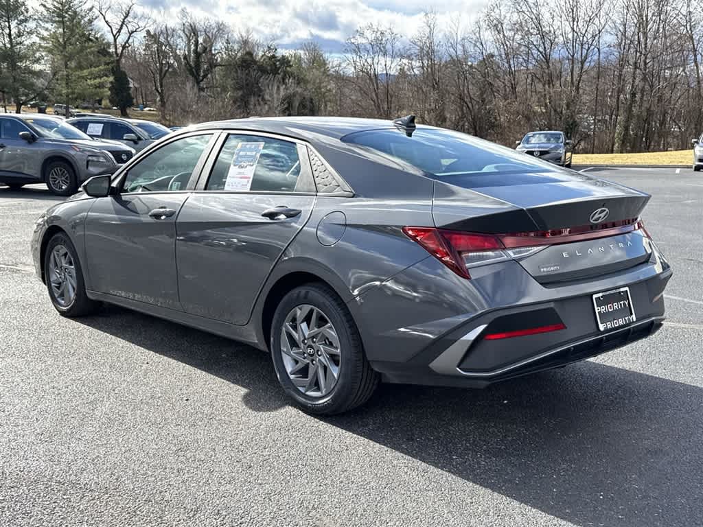 Thumbnail: 2024 Hyundai Elantra - 7
