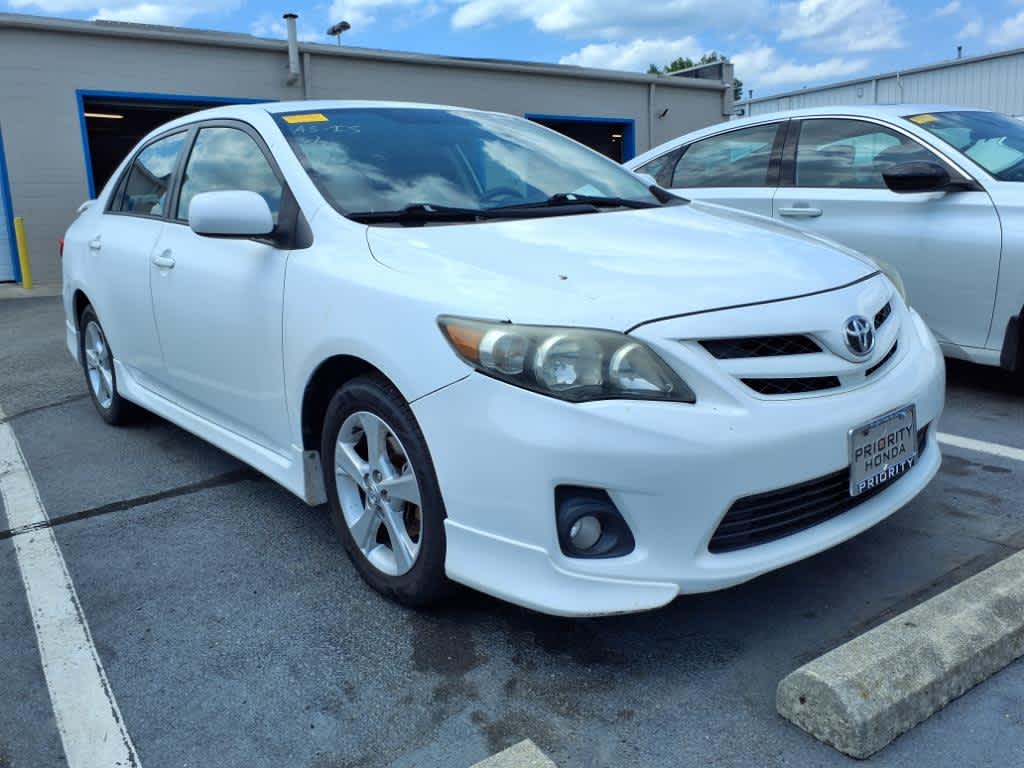 2013 Toyota Corolla LE 10