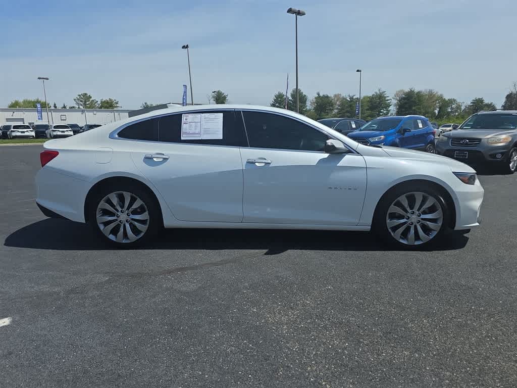 Thumbnail: 2017 Chevrolet Malibu - 2