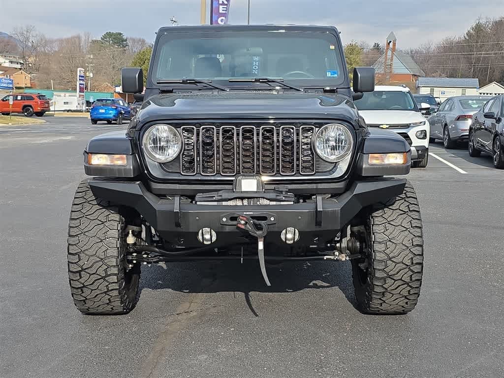 Thumbnail: 2024 Jeep Gladiator - 4