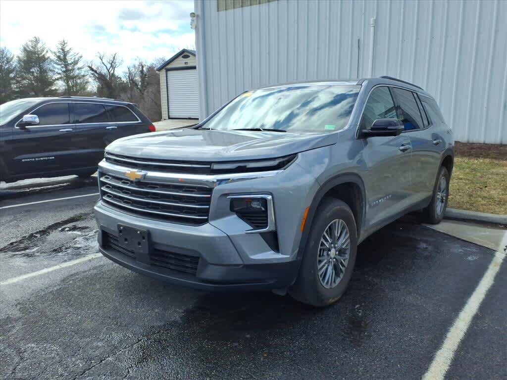 Thumbnail: 2024 Chevrolet Traverse - 2