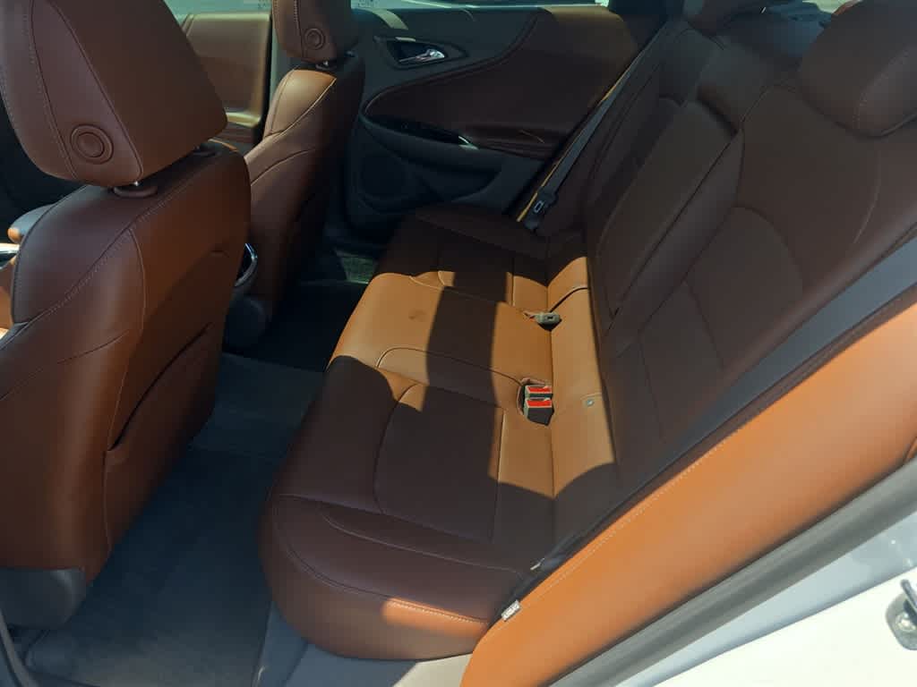 Thumbnail: 2017 Chevrolet Malibu - 16