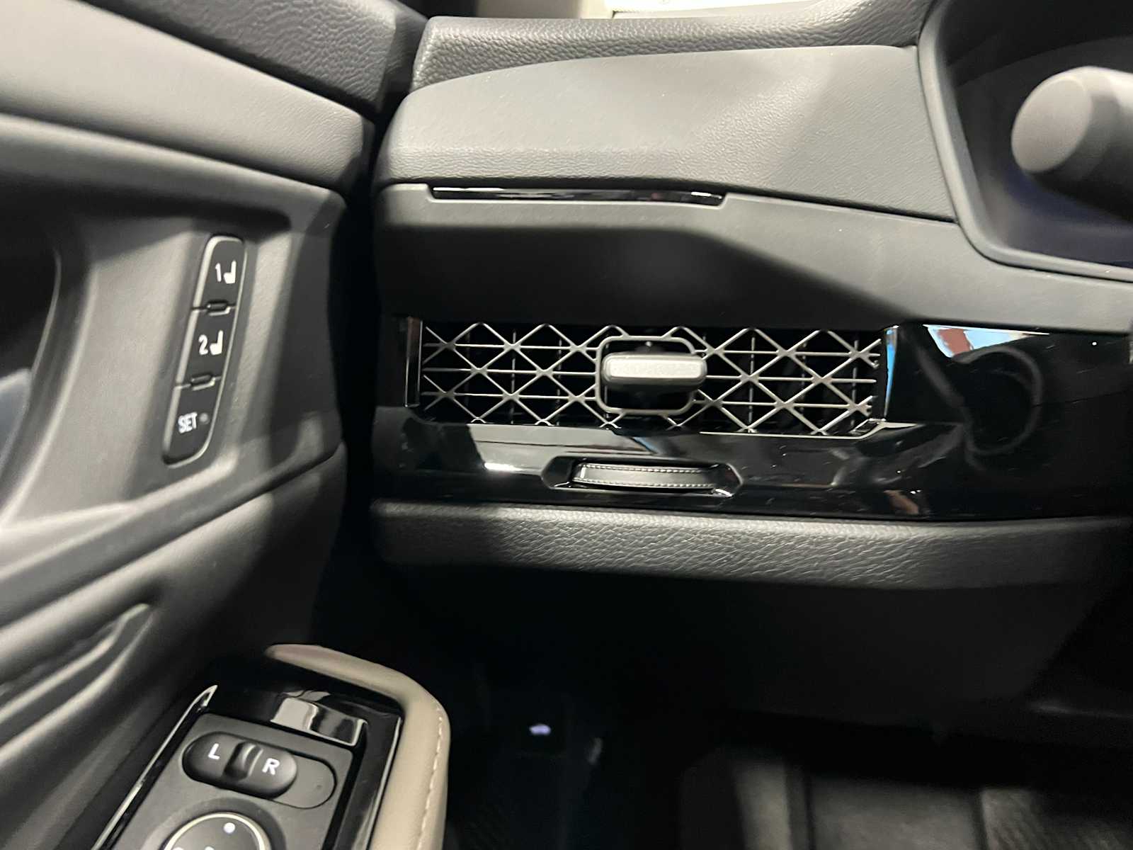 Thumbnail: 2025 Honda Accord - 18